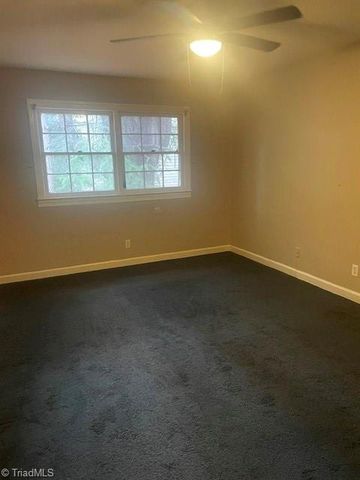 2811 Tully Square H, Winston-salem, NC 27106