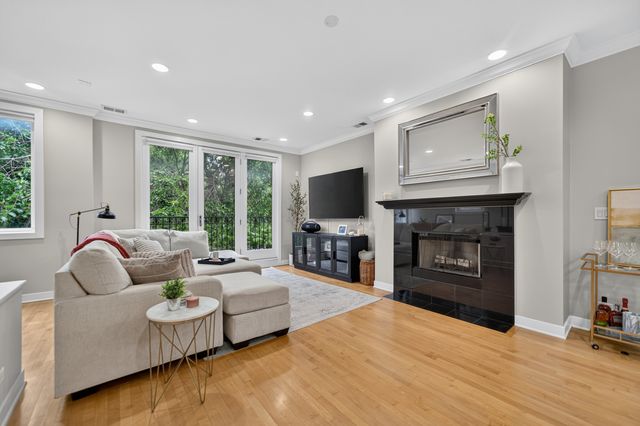 1022 N Wood Street 2, Chicago, IL 60622