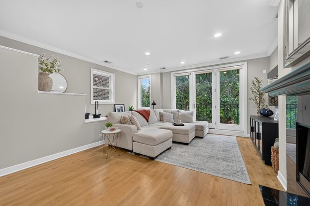 1022 N Wood Street 2, Chicago, IL 60622