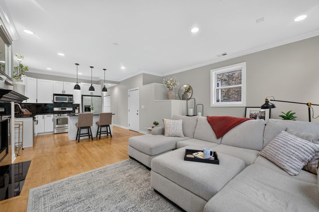 1022 N Wood Street 2, Chicago, IL 60622