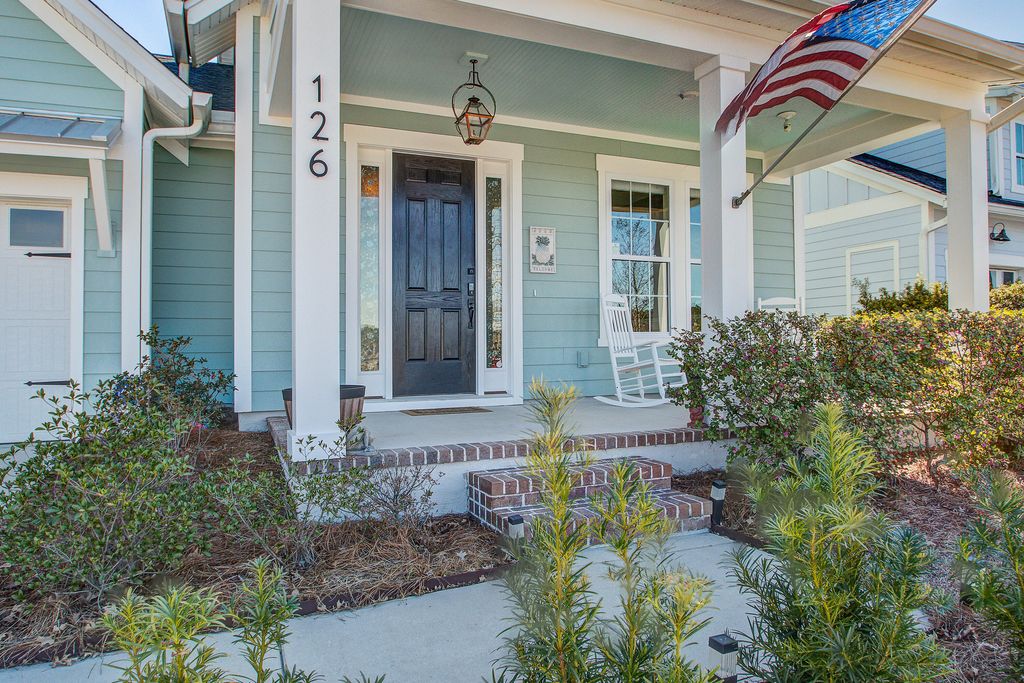 Image 2 of property listing at 126 Clearblue Loop, Summerville, SC 29486