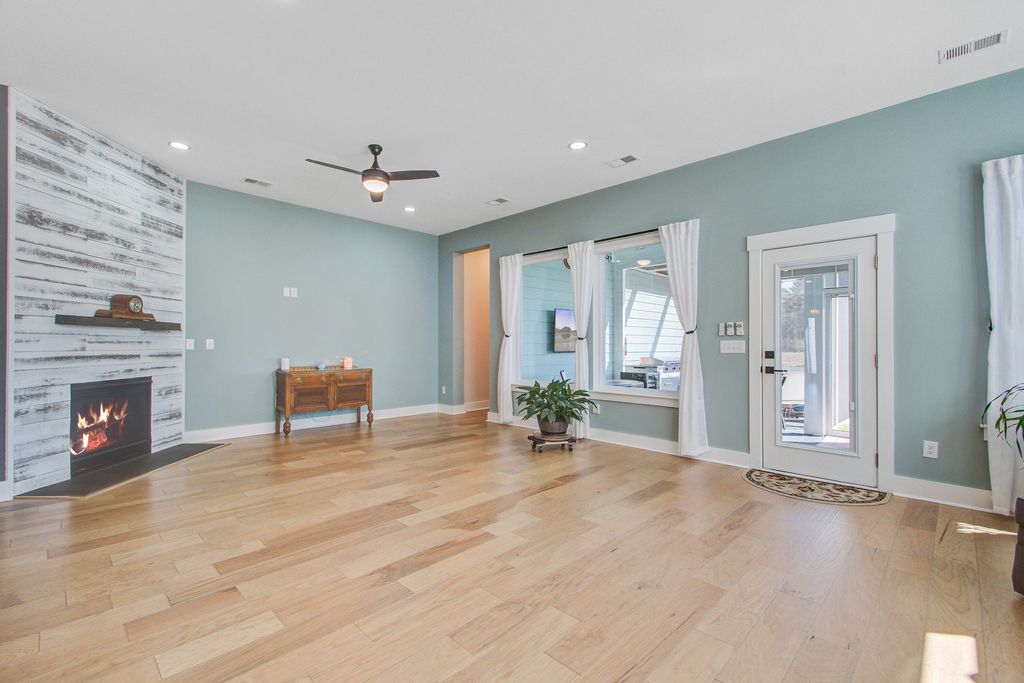 Image 20 of property listing at 126 Clearblue Loop, Summerville, SC 29486