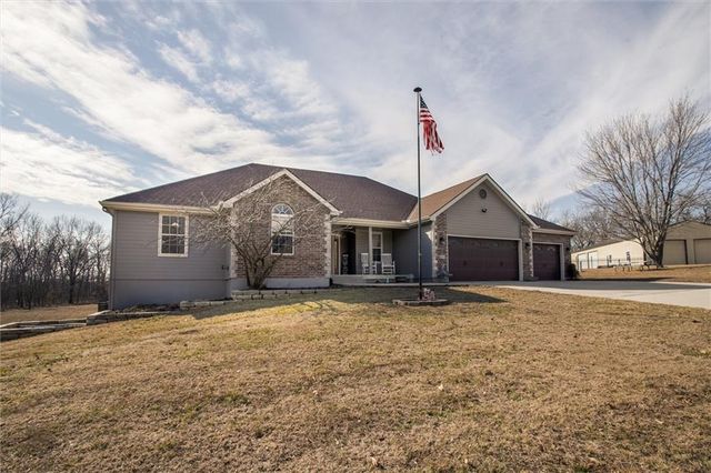 601 Hickory Hills Drive, Pleasant Hill, MO 64080