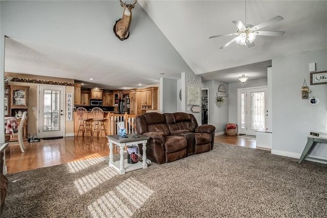 601 Hickory Hills Drive, Pleasant Hill, MO 64080