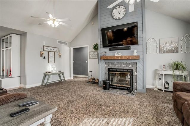 601 Hickory Hills Drive, Pleasant Hill, MO 64080