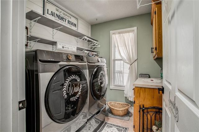 601 Hickory Hills Drive, Pleasant Hill, MO 64080