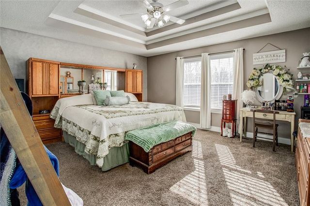 601 Hickory Hills Drive, Pleasant Hill, MO 64080