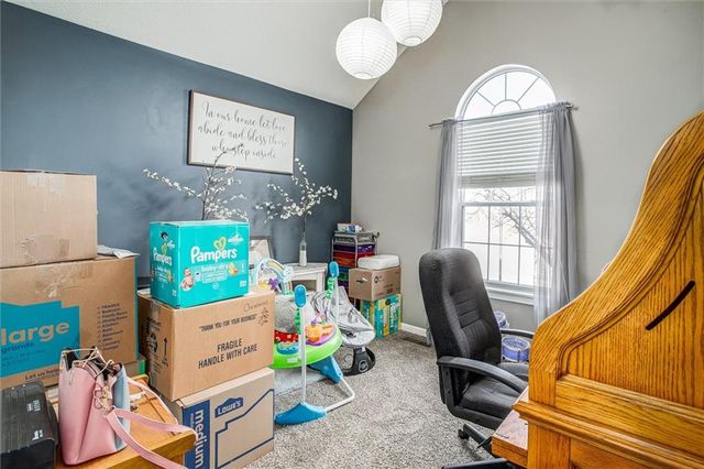 601 Hickory Hills Drive, Pleasant Hill, MO 64080