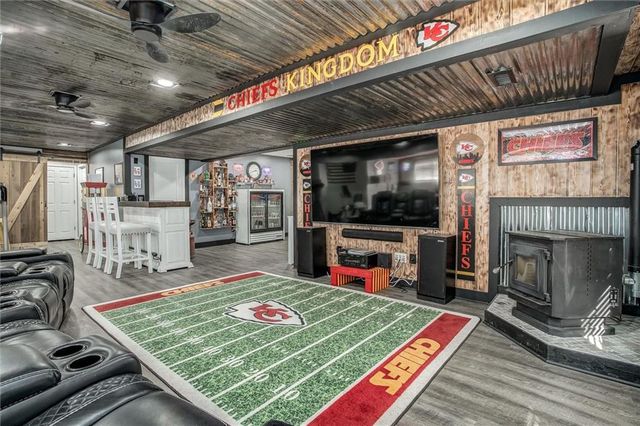 601 Hickory Hills Drive, Pleasant Hill, MO 64080