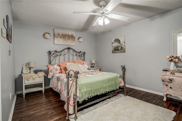 601 Hickory Hills Drive, Pleasant Hill, MO 64080