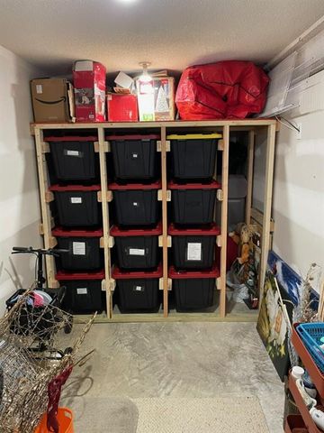 601 Hickory Hills Drive, Pleasant Hill, MO 64080