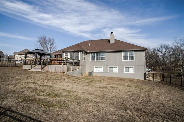 601 Hickory Hills Drive, Pleasant Hill, MO 64080