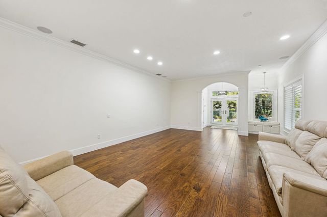 909 Sandy Beach Cir, St Augustine, FL 32080