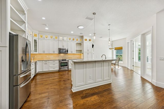 909 Sandy Beach Cir, St Augustine, FL 32080