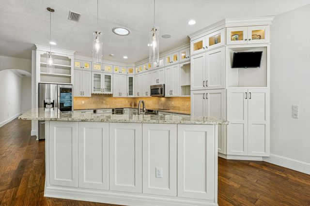 909 Sandy Beach Cir, St Augustine, FL 32080