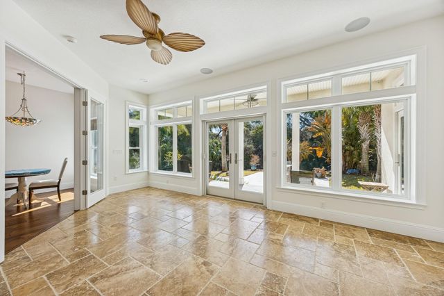 909 Sandy Beach Cir, St Augustine, FL 32080