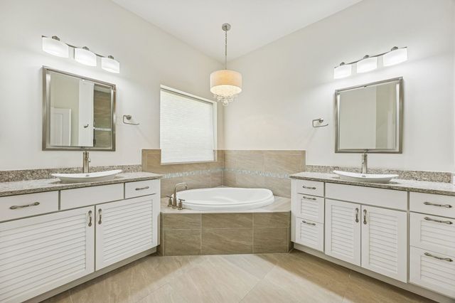 909 Sandy Beach Cir, St Augustine, FL 32080