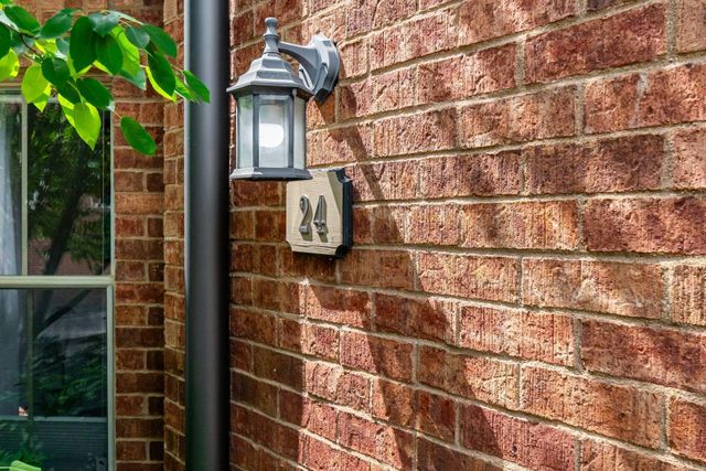 24 W Russell Street, Columbus, OH 43215