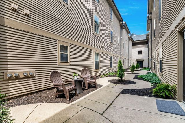 24 W Russell Street, Columbus, OH 43215