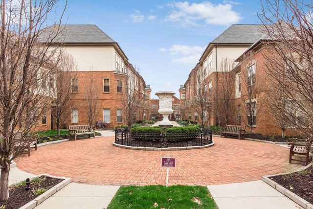 24 W Russell Street, Columbus, OH 43215