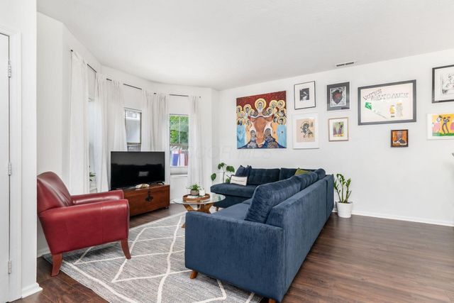 24 W Russell Street, Columbus, OH 43215