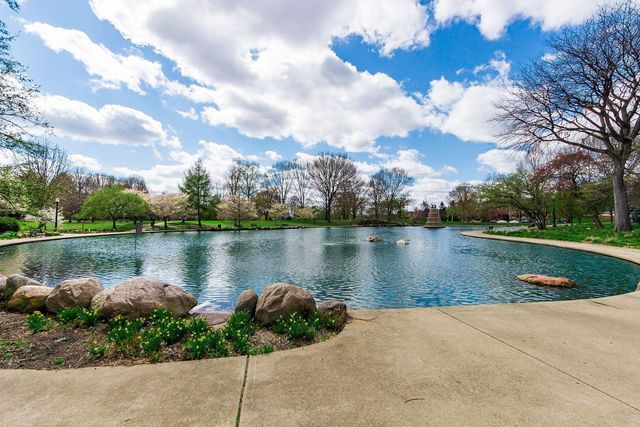 24 W Russell Street, Columbus, OH 43215