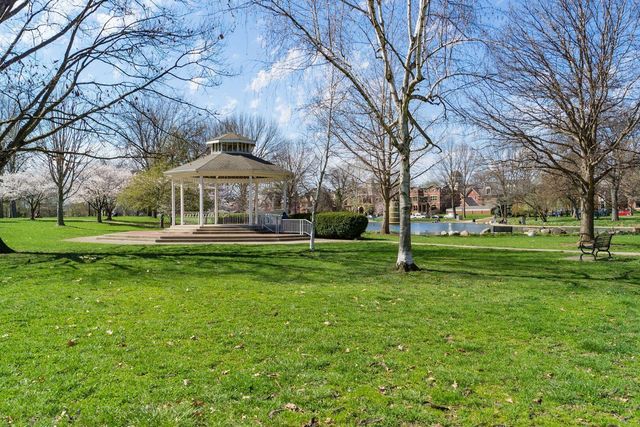 24 W Russell Street, Columbus, OH 43215