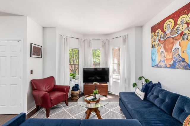 24 W Russell Street, Columbus, OH 43215
