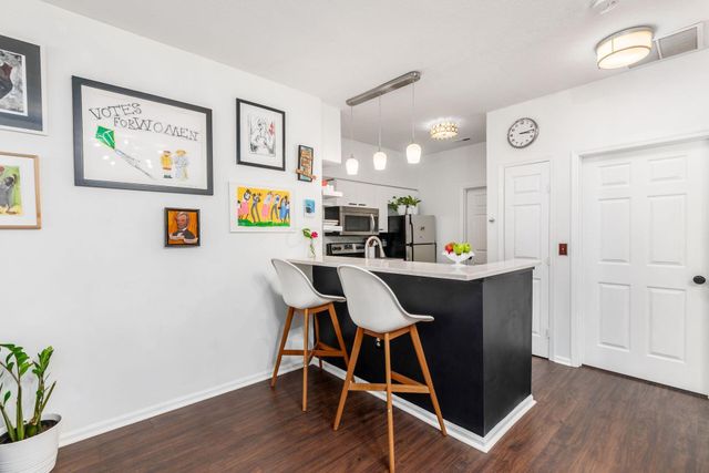 24 W Russell Street, Columbus, OH 43215