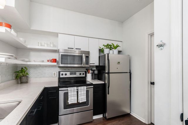 24 W Russell Street, Columbus, OH 43215