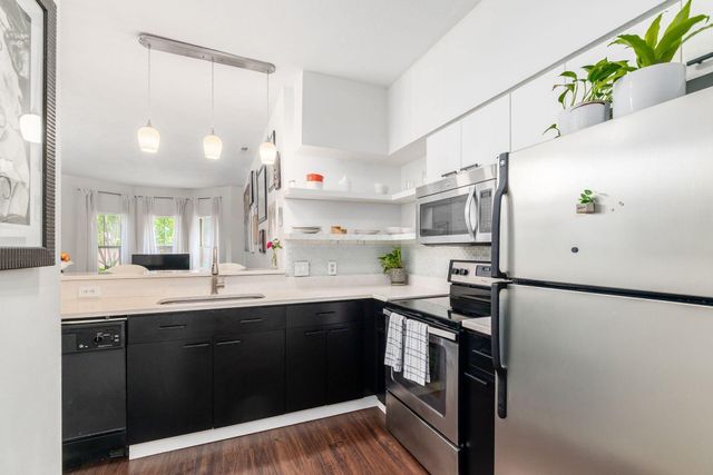 24 W Russell Street, Columbus, OH 43215