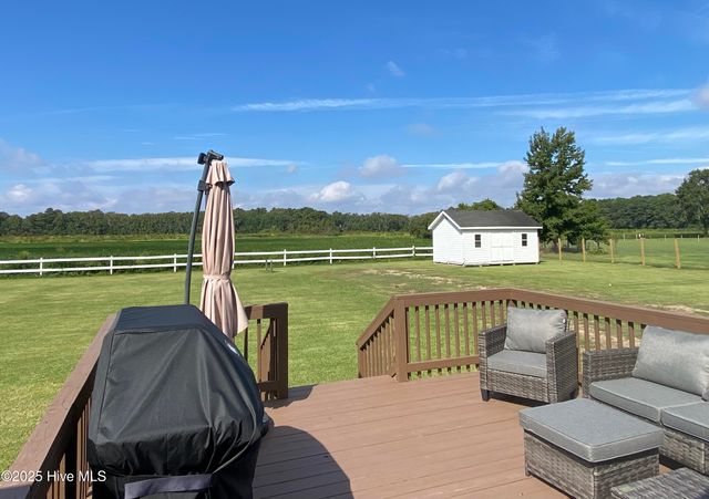 516 Knotts Island Road, Knotts Island, NC 27950