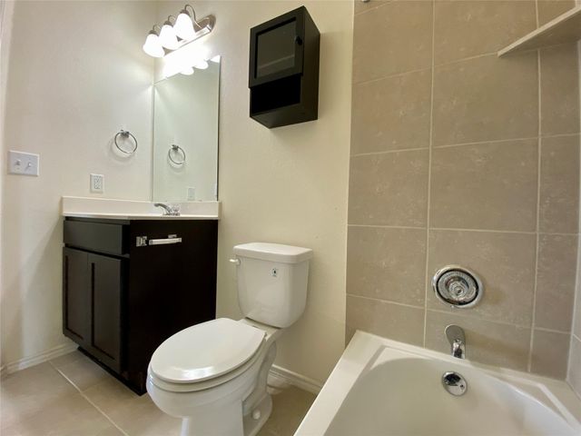 466 Eagle Brook LN, Buda, TX 78610