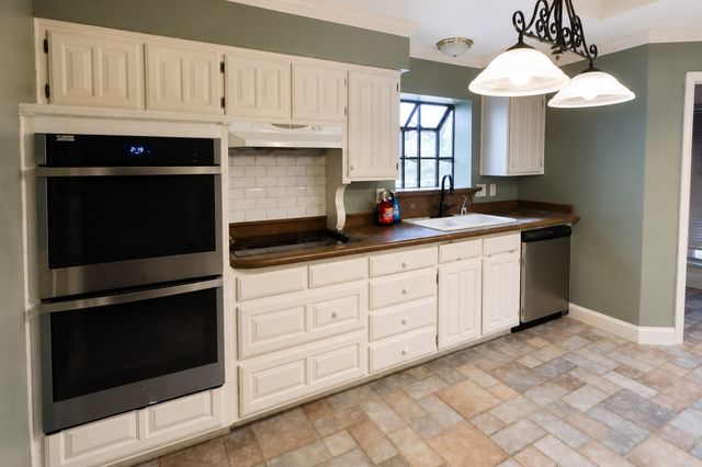 3302 Westgrove Drive, Arlington, TX 76001