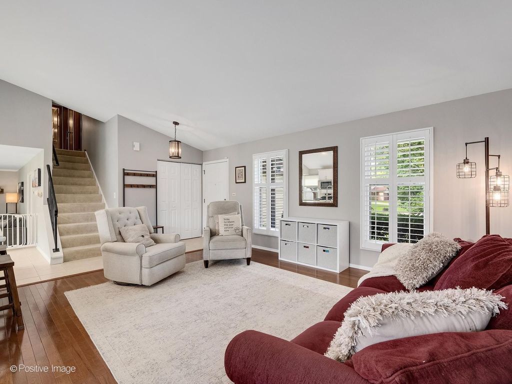 1061 Valley View Drive, Downers Grove, IL 60516 — photo 4