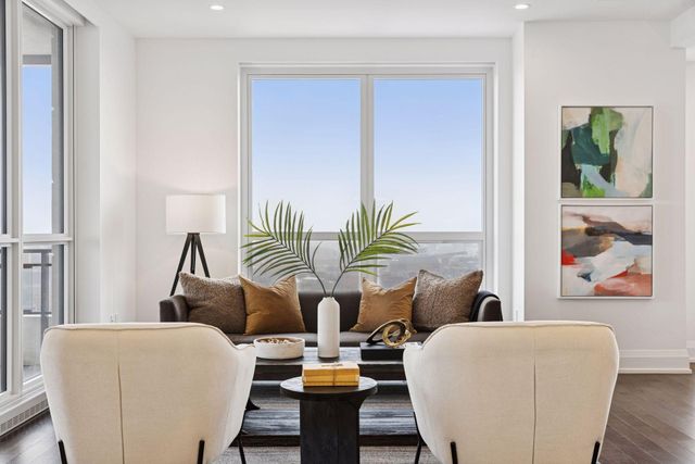 1111 W River Parkway 24C, Minneapolis, MN 55415