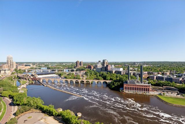 1111 W River Parkway 24C, Minneapolis, MN 55415