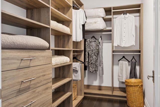 1111 W River Parkway 24C, Minneapolis, MN 55415