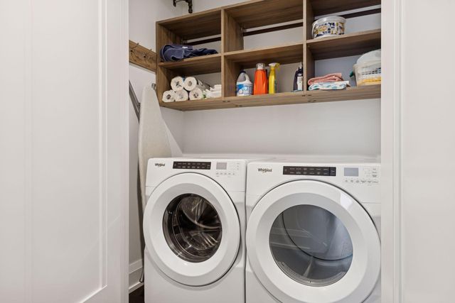 1111 W River Parkway 24C, Minneapolis, MN 55415