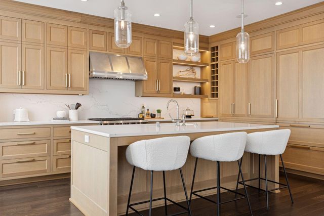 1111 W River Parkway 24C, Minneapolis, MN 55415