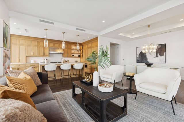 1111 W River Parkway 24C, Minneapolis, MN 55415