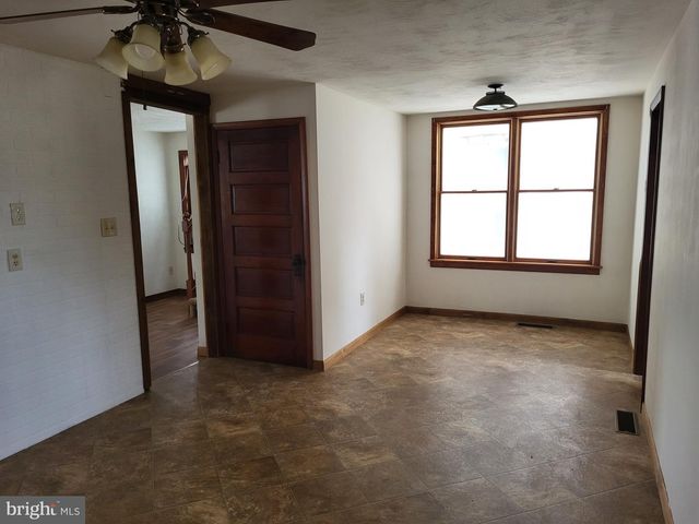 720 LINDEN AVE, Hanover, PA 17331