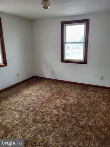 720 LINDEN AVE, Hanover, PA 17331