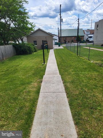 720 LINDEN AVE, Hanover, PA 17331