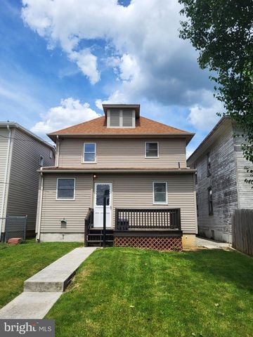 720 LINDEN AVE, Hanover, PA 17331