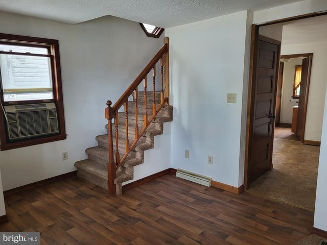 720 LINDEN AVE, Hanover, PA 17331