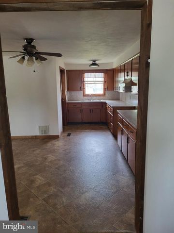 720 LINDEN AVE, Hanover, PA 17331