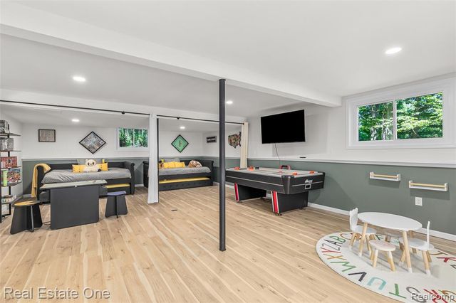 396 Hickory Lane, Lapeer, MI 48446