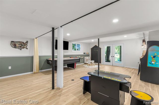 396 Hickory Lane, Lapeer, MI 48446