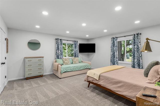 396 Hickory Lane, Lapeer, MI 48446